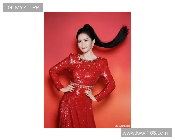 谢娜央视秋晚主持表现引热议：忘词抢话背后，主持能力再受关注